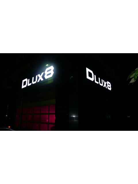 DLUX8