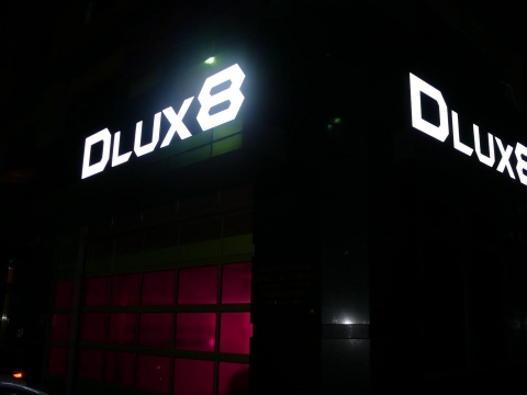 DLUX8